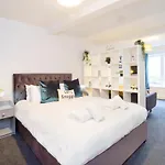 Abbotts Mews - Studio Apartment