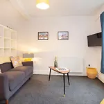 Abbotts Mews - Studio Apartment